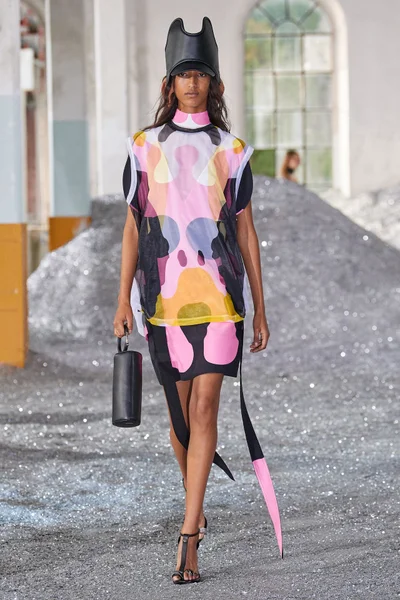 Look 8